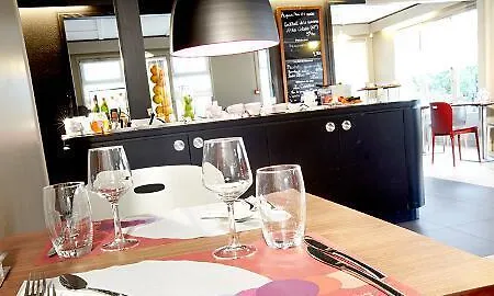 فندق Campanile Saint-die 3*